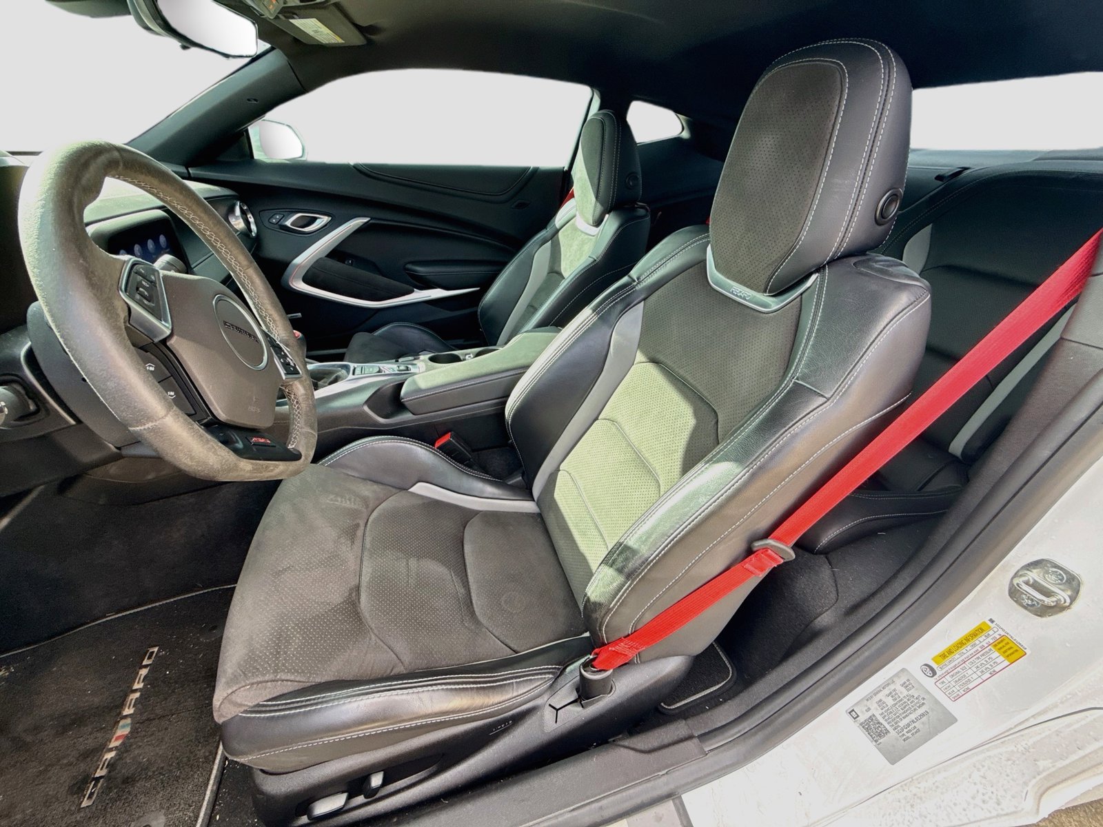 Used 2020 Chevrolet Camaro SS RWD image 13