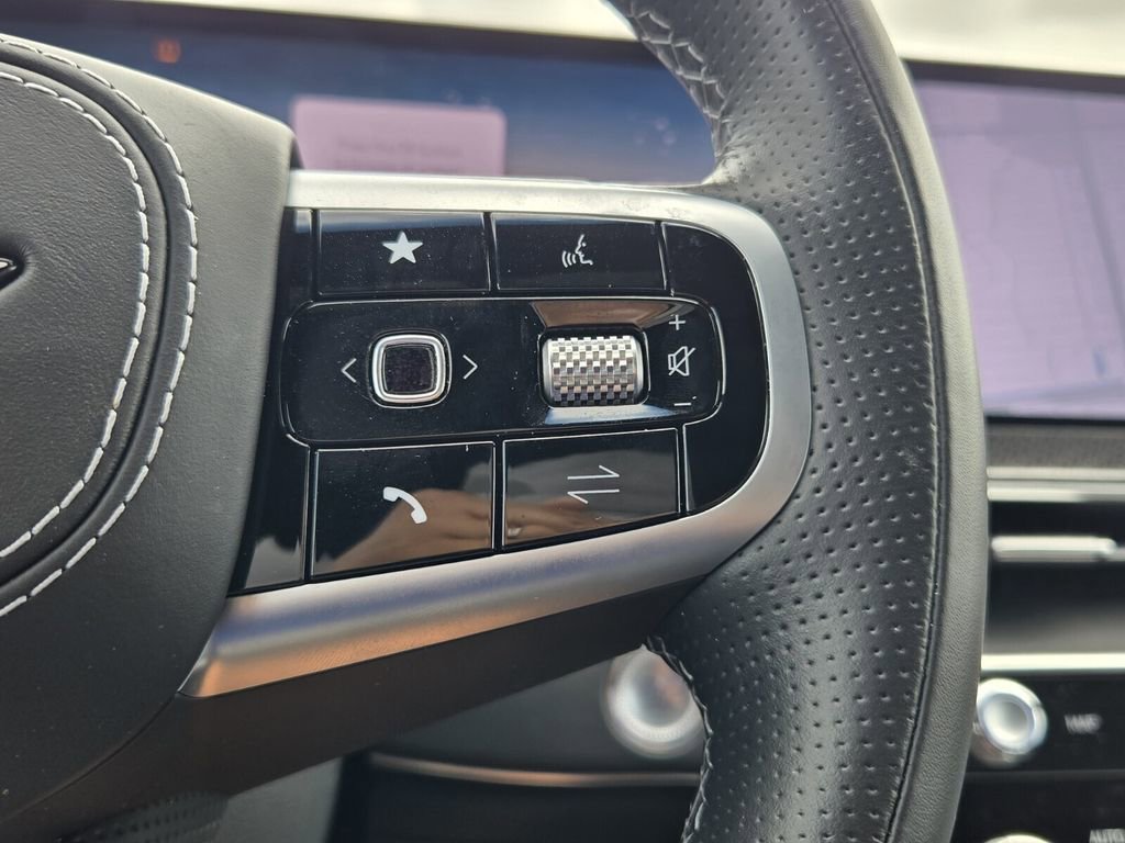 Used 2025 Genesis GV80 3.5T e-SC image 25