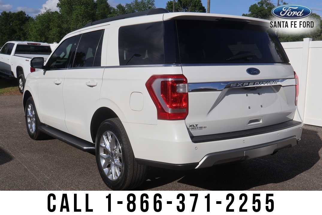 Used 2021 Ford Expedition XLT RWD image 3