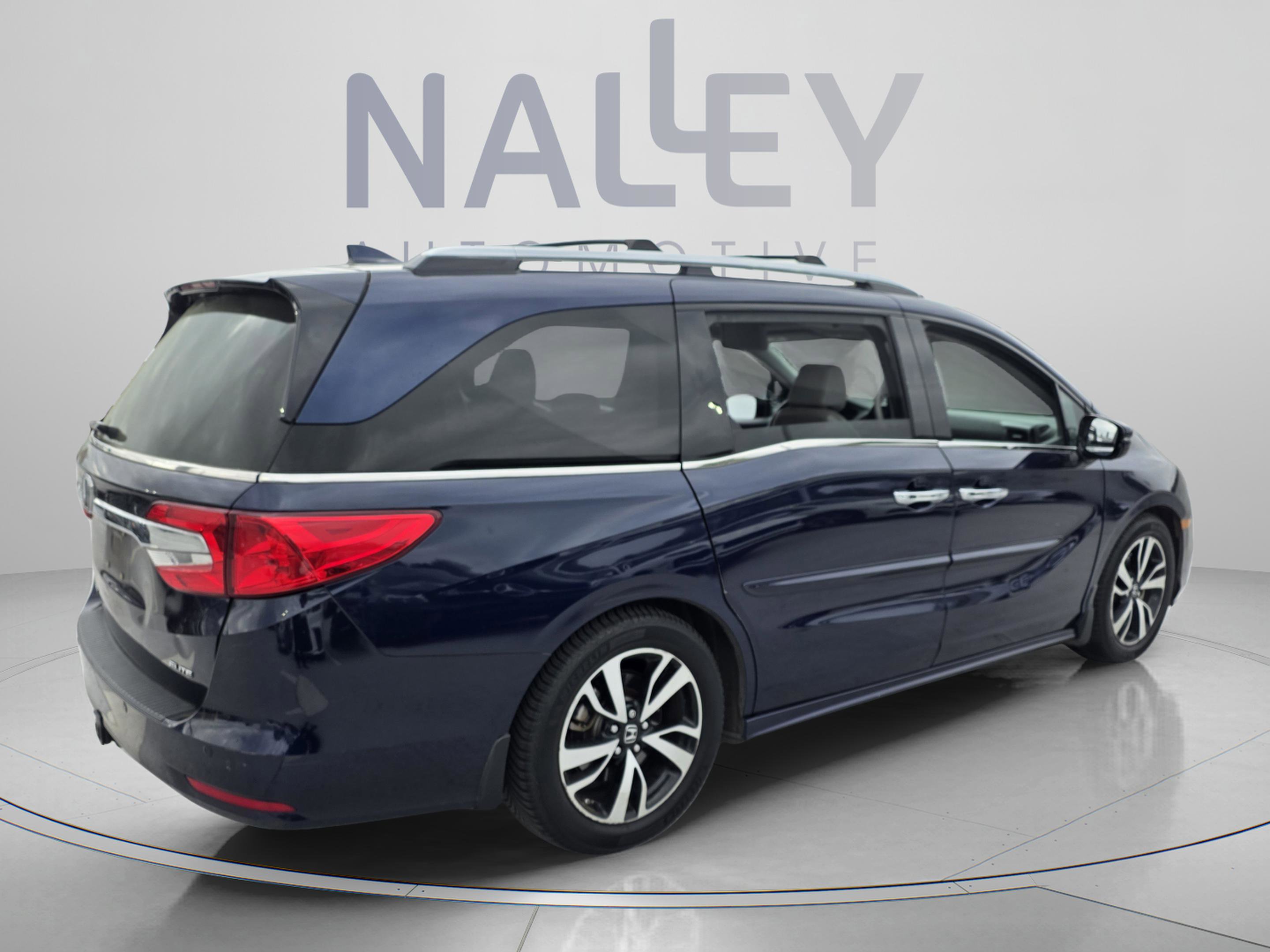 Used 2018 Honda Odyssey Elite image 4