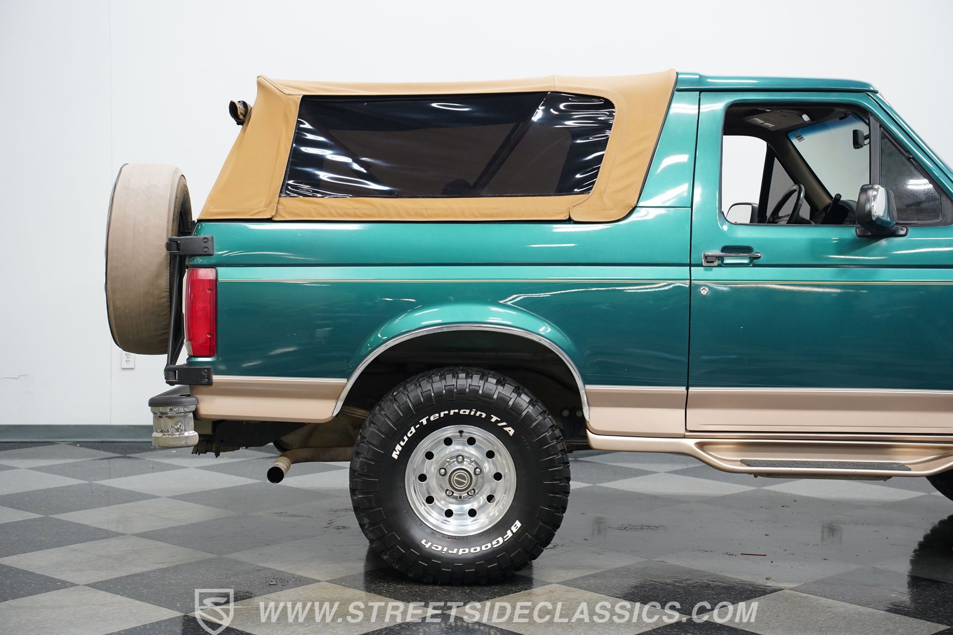 Used 1996 Ford Bronco Eddie Bauer image 26