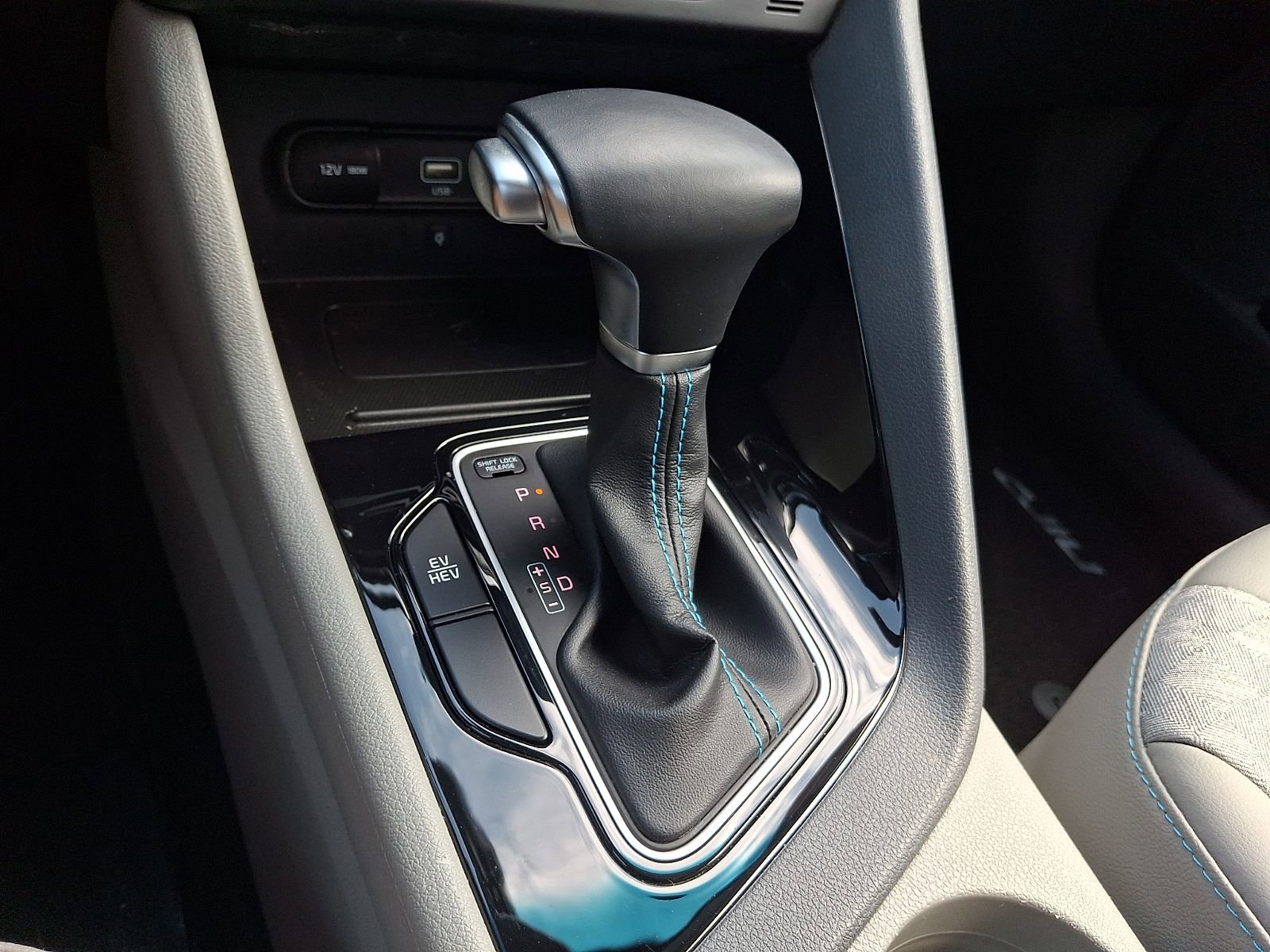 Used 2021 Kia Niro EX FWD image 14