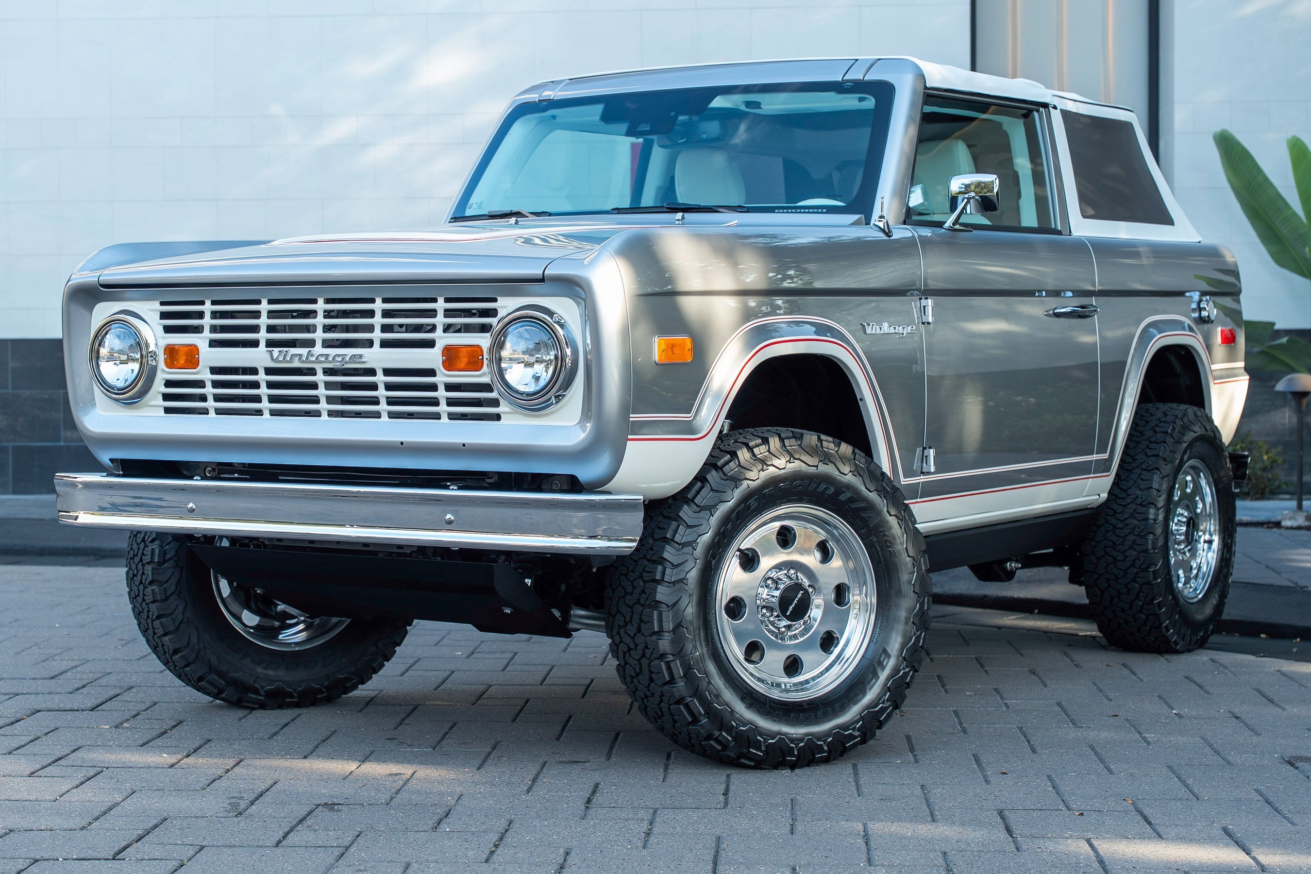 Used 2025 Ford Bronco Badlands image 53