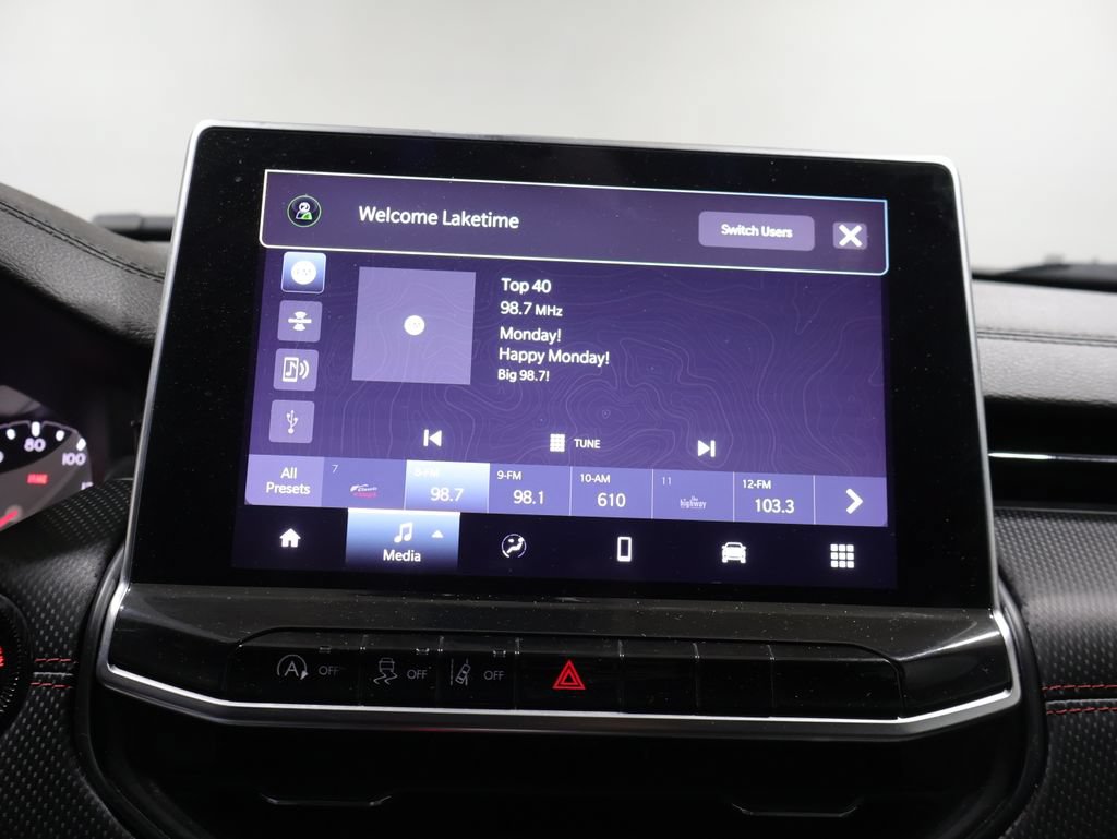 Used 2023 Jeep Compass Trailhawk w/ Trailhawk Convenience Group AWD/4WD image 25