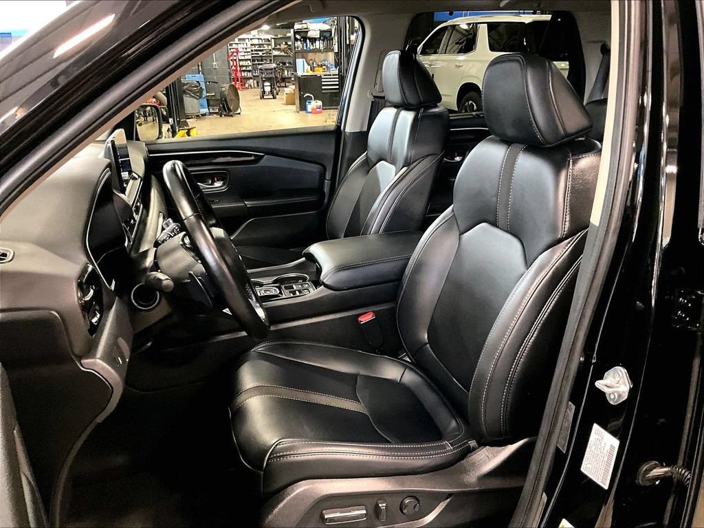 Used 2025 Honda Pilot EX-L image 10