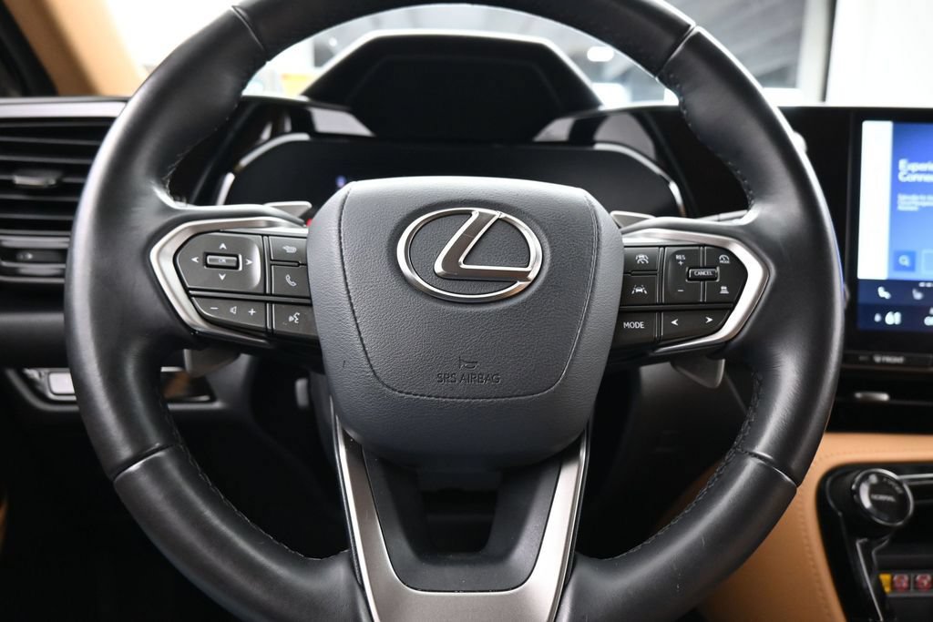 Used 2025 Lexus NX 250 FWD w/ Towing Package (2000 Lbs) image 27