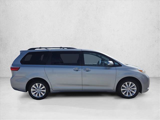 Used 2016 Toyota Sienna XLE w/ XLE Navigation Package AWD/4WD image 4