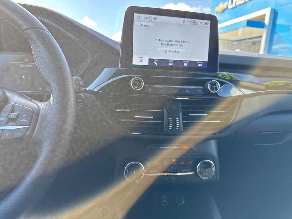 Used 2025 Ford Escape ST-Line image 19