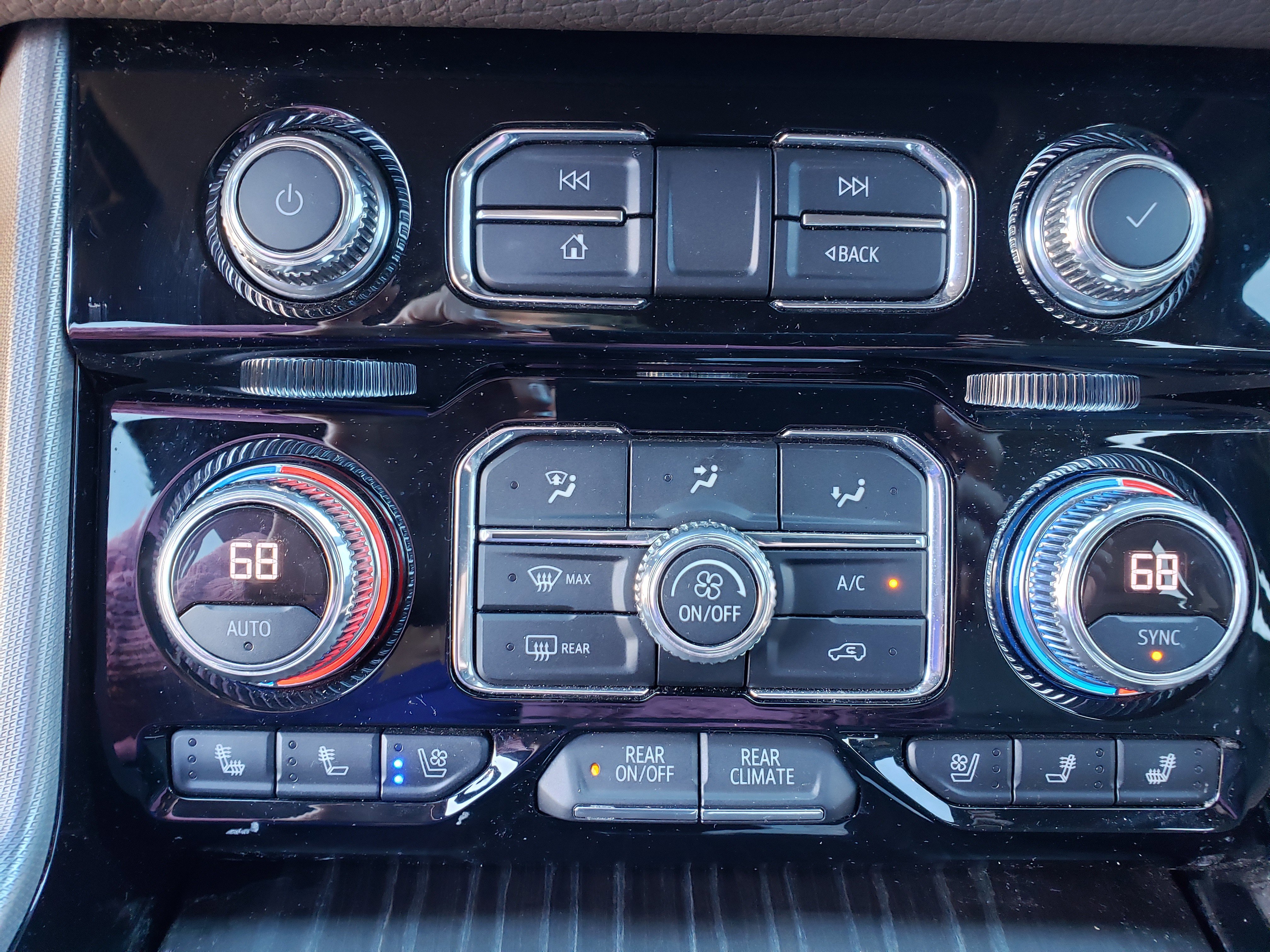 Used 2021 GMC Yukon Denali w/ Denali Premium Package image 21