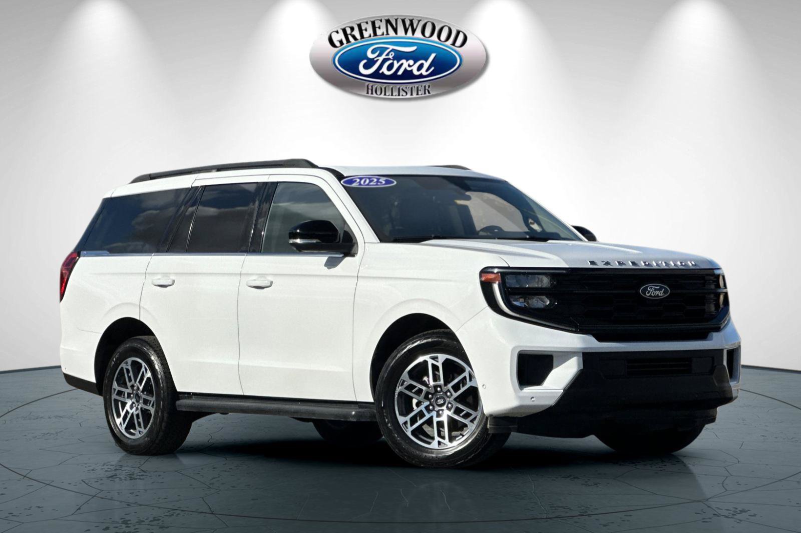 Used 2025 Ford Expedition Active AWD/4WD image 1