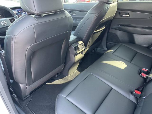 Used 2025 Nissan Murano SV AWD/4WD image 19