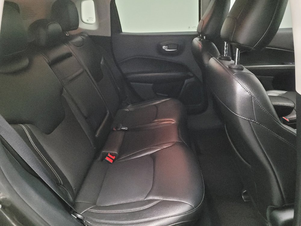 Used 2018 Jeep Compass Latitude w/ Popular Equipment Group FWD image 19