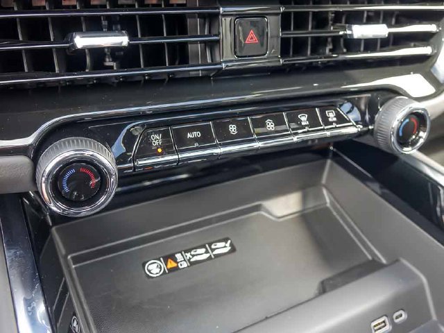 New 2027 Chevrolet Tahoe Premier w/ Sun And Tow Package AWD/4WD image 30