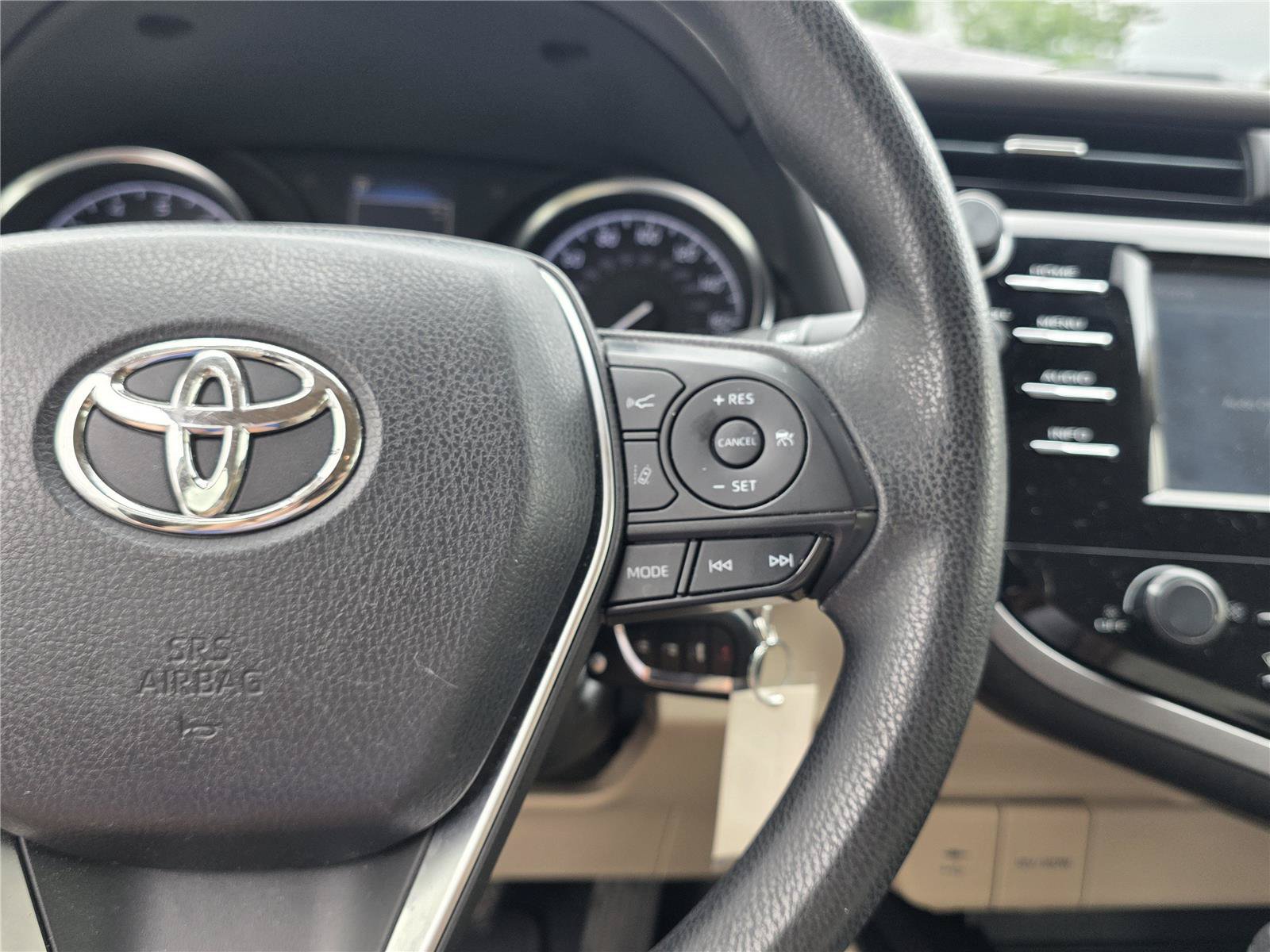 Used 2018 Toyota Camry LE FWD image 17