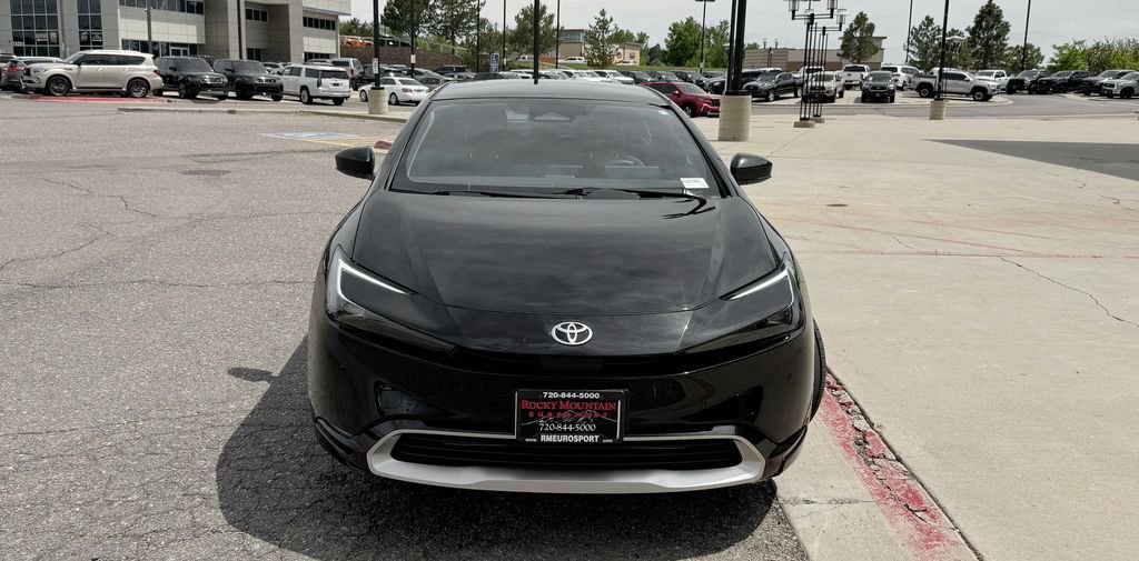 Used 2024 Toyota Prius Prime FWD image 3