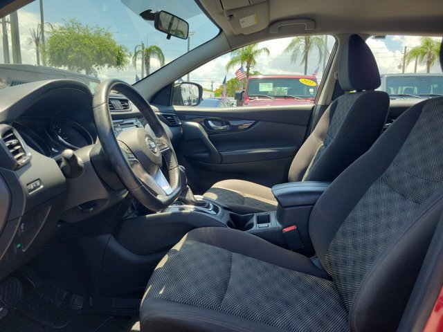 Used 2018 Nissan Rogue Sport SV w/ SV Technology Package FWD image 18