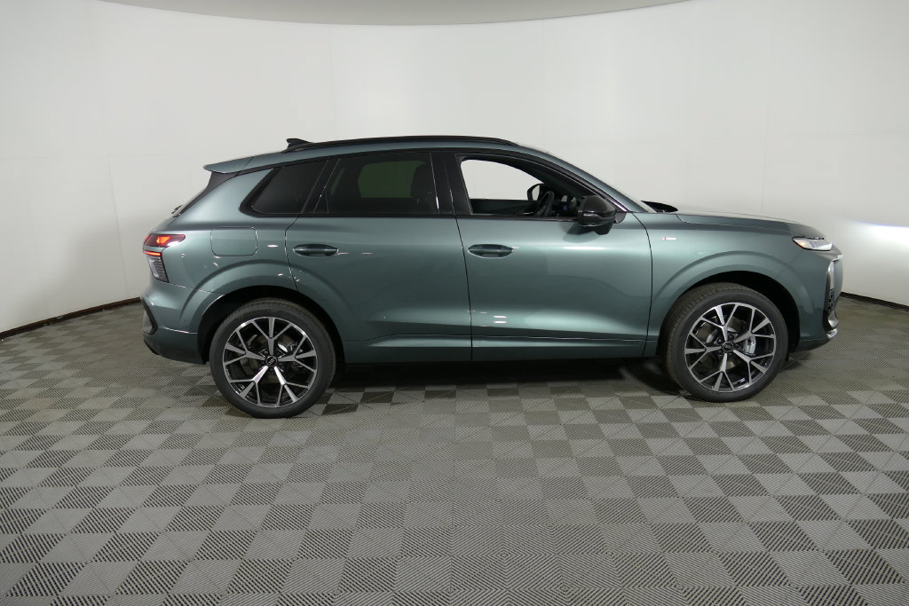 New 2026 Audi Q3 quattro 2.0T AWD/4WD image 2