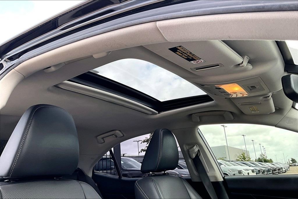 Used 2016 Lexus IS 200t image 20