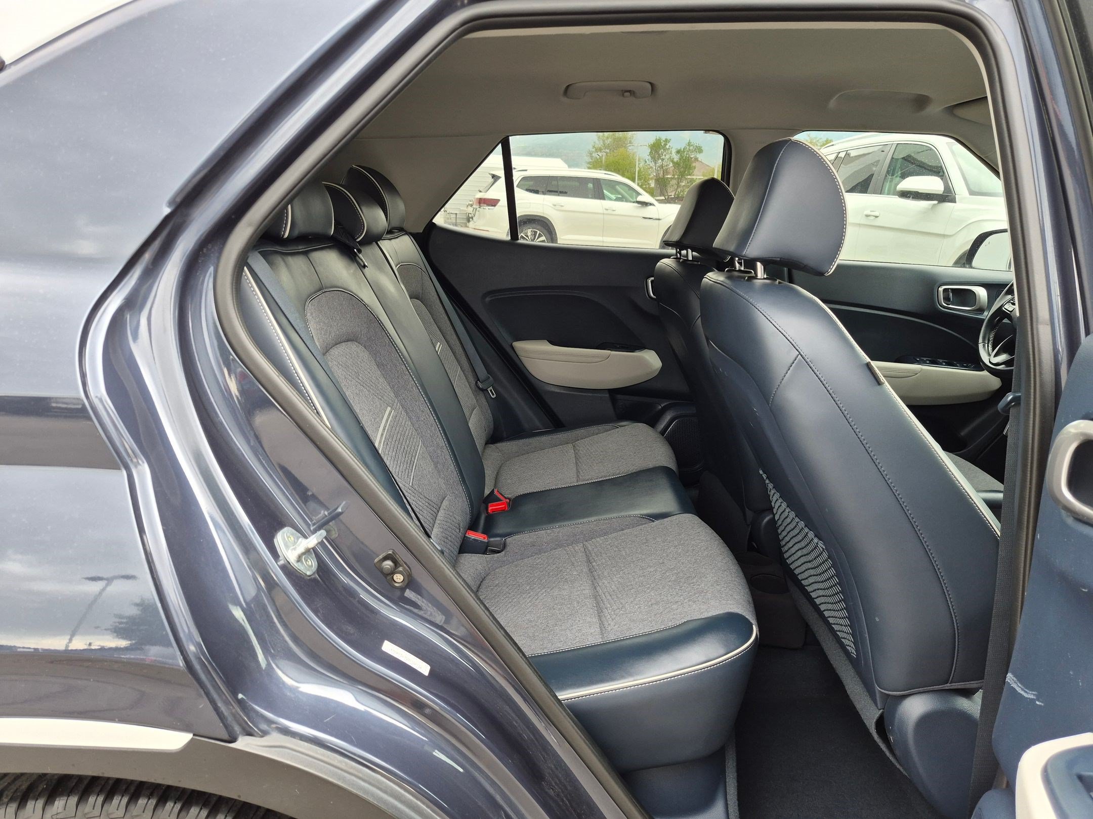 Used 2021 Hyundai Venue w/ Cargo Package FWD image 32