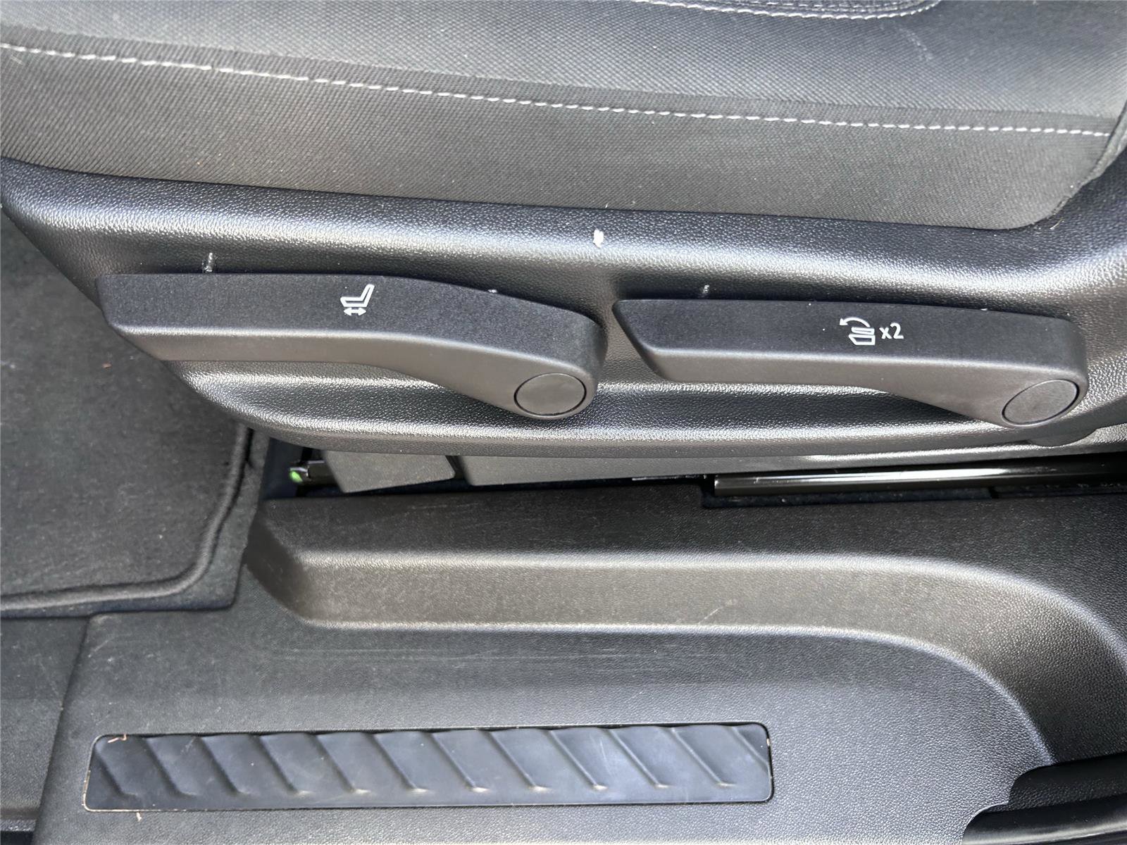 Used 2021 Chevrolet Suburban LS image 31