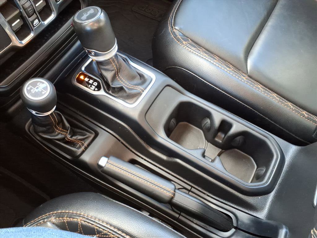 Used 2023 Jeep Wrangler Unlimited Sahara image 25