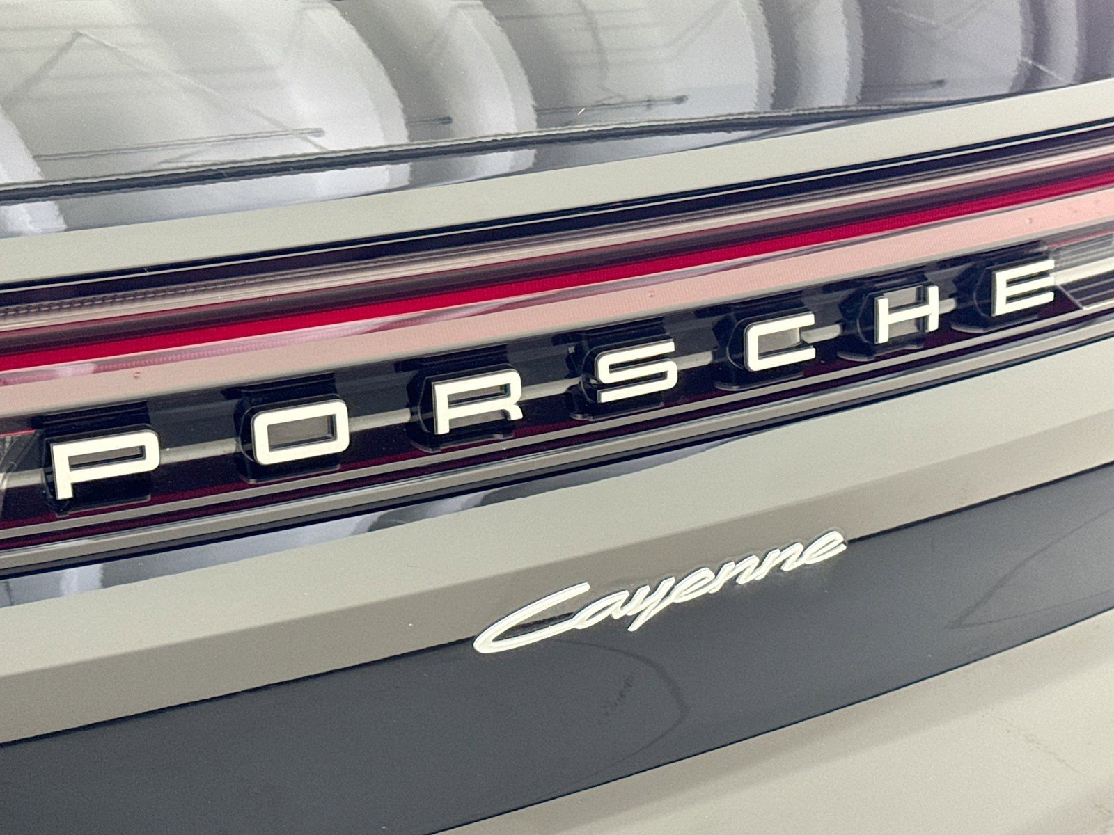 Certified 2025 Porsche Cayenne image 24