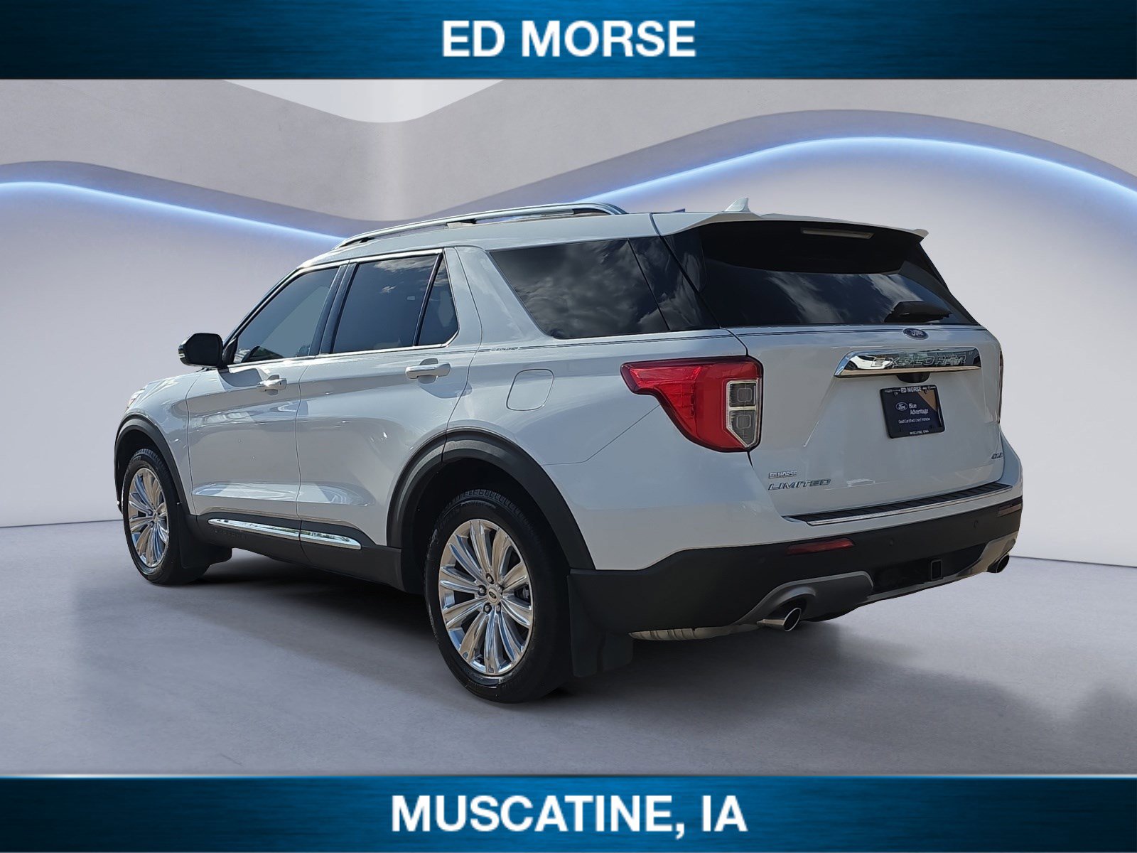 Certified 2022 Ford Explorer Limited w/ Equipment Group 301A AWD/4WD image 3