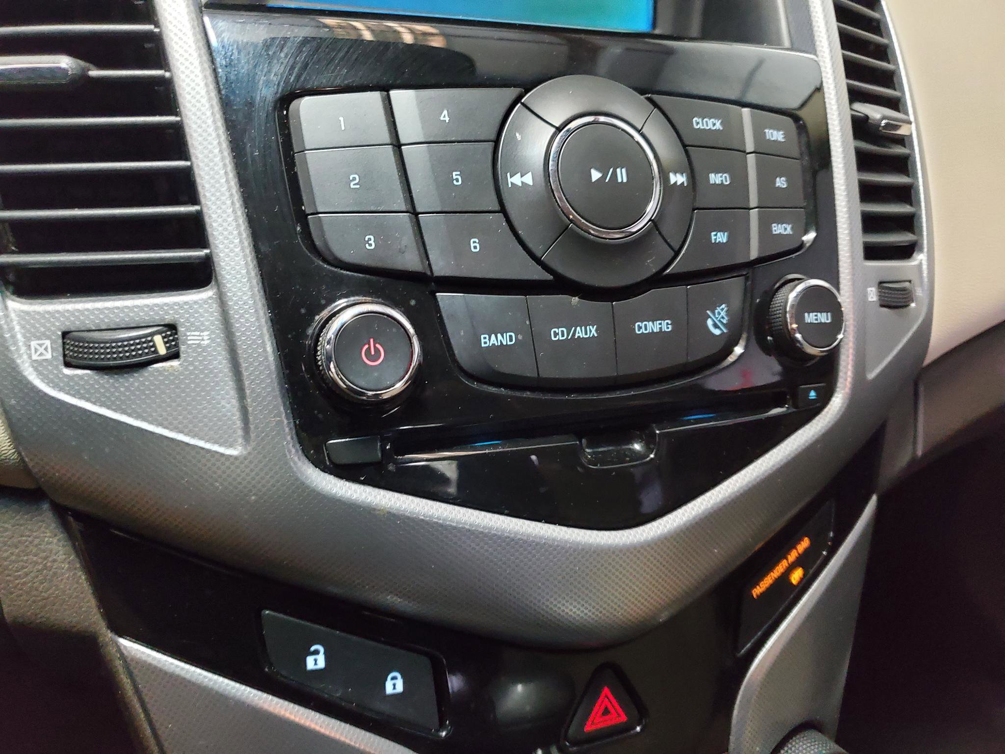 Used 2011 Chevrolet Cruze LTZ FWD image 17