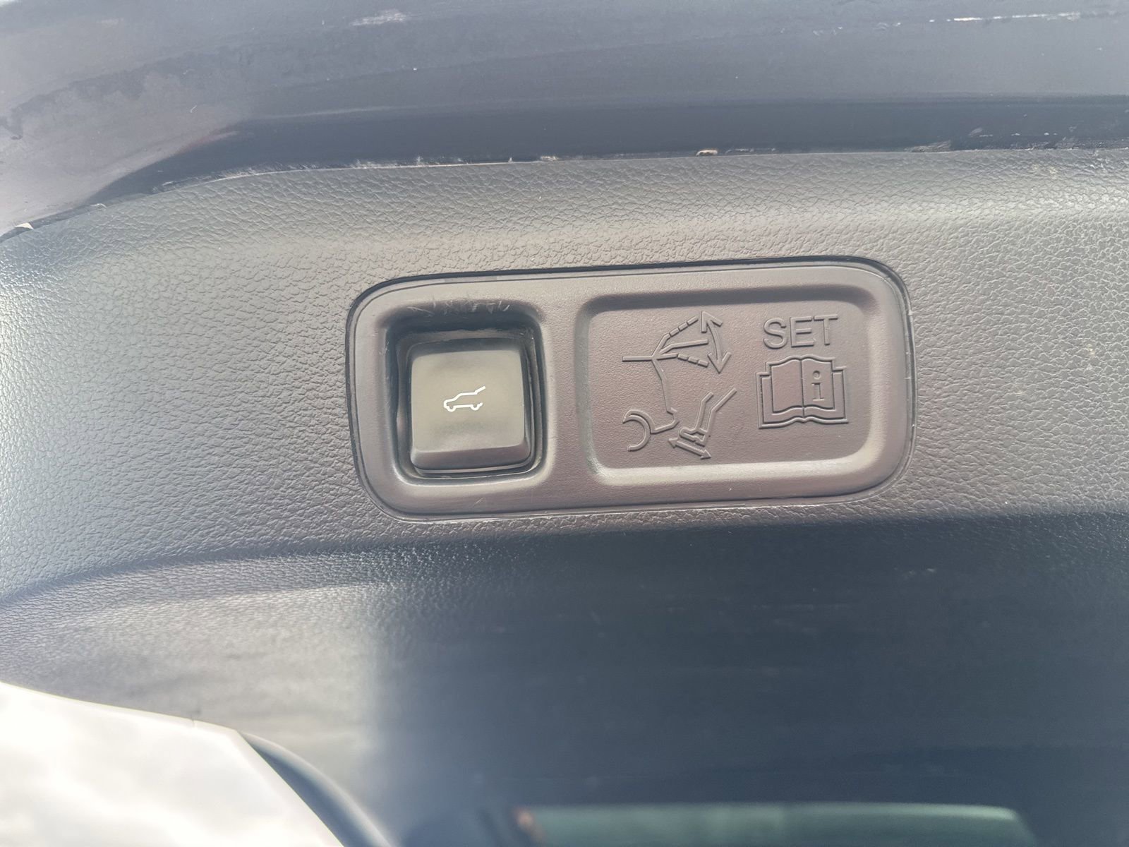 Used 2023 Ford Expedition Limited image 17