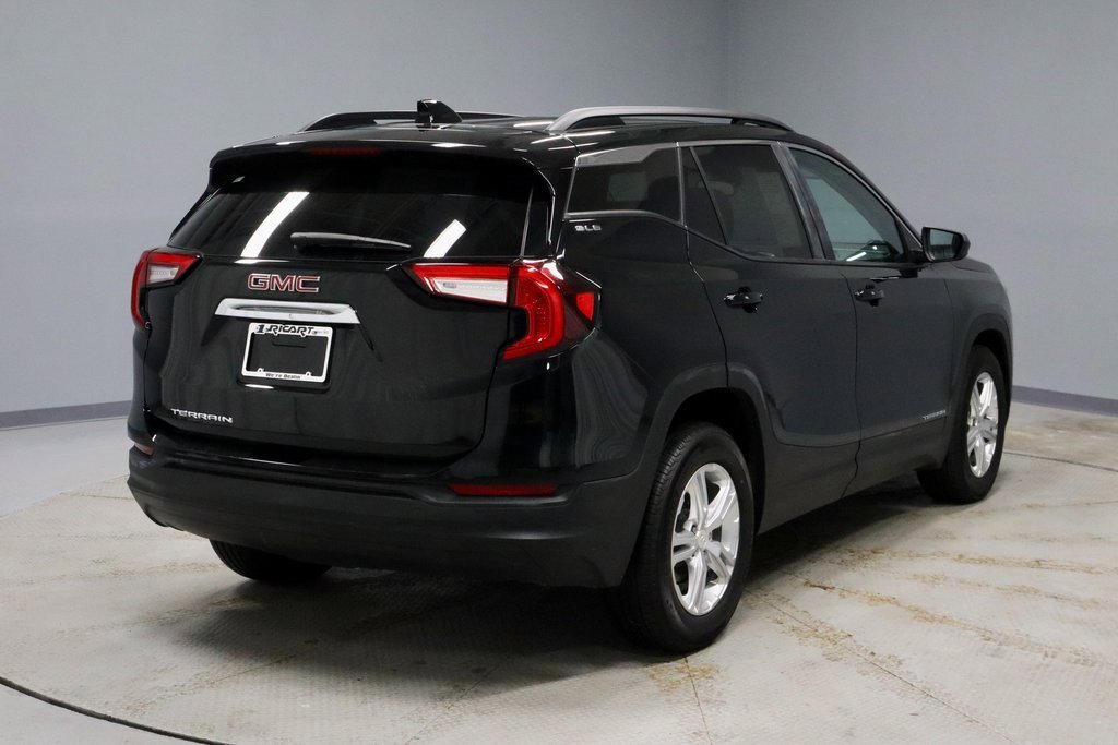 Used 2022 GMC Terrain SLE w/ Driver Convenience Package image 9