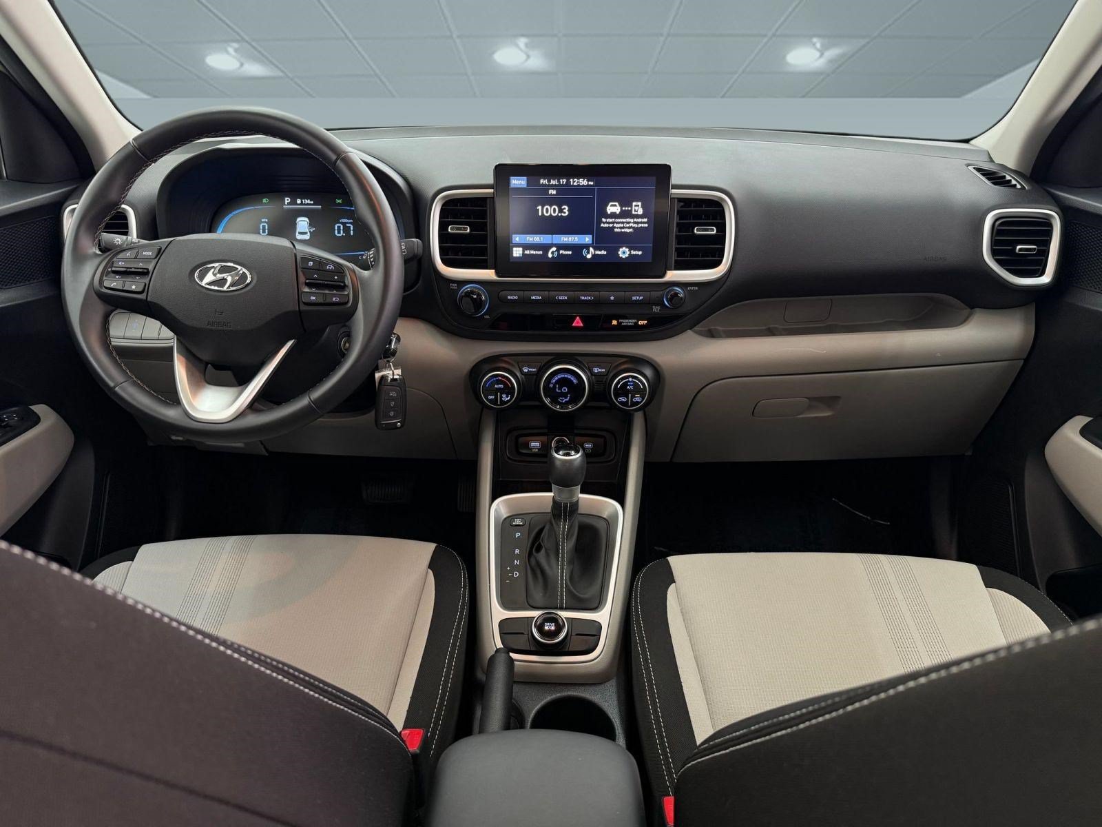 Used 2023 Hyundai Venue SEL FWD image 12