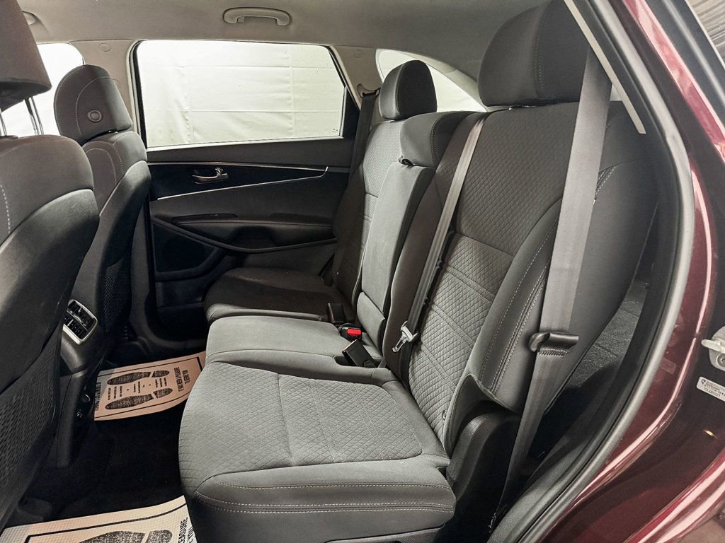 Used 2017 Kia Sorento LX image 10