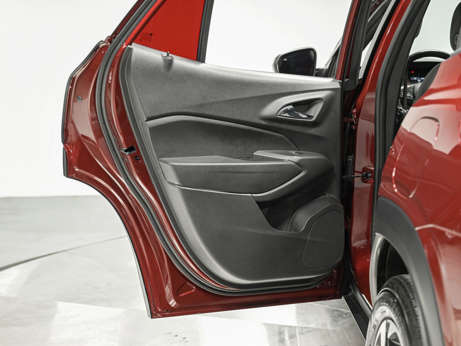 Used 2024 Chevrolet Trax RS w/ Driver Confidence Package image 29