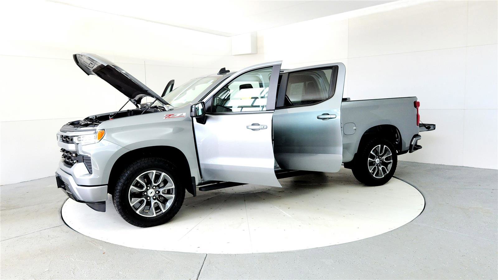 Used 2024 Chevrolet Silverado 1500 RST w/ Convenience Package II image 10
