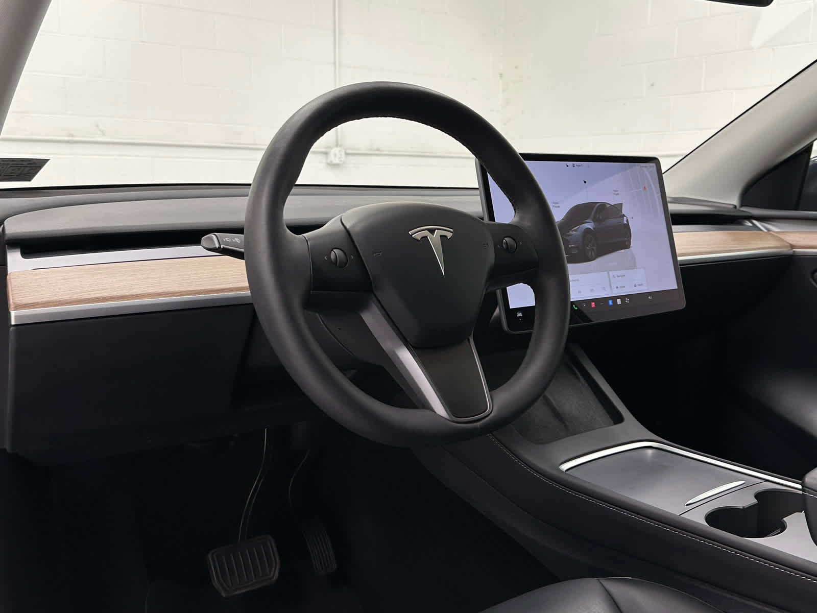 Used 2025 Tesla Model Y Long Range image 10
