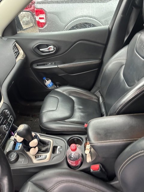 Used 2016 Jeep Cherokee Limited image 6