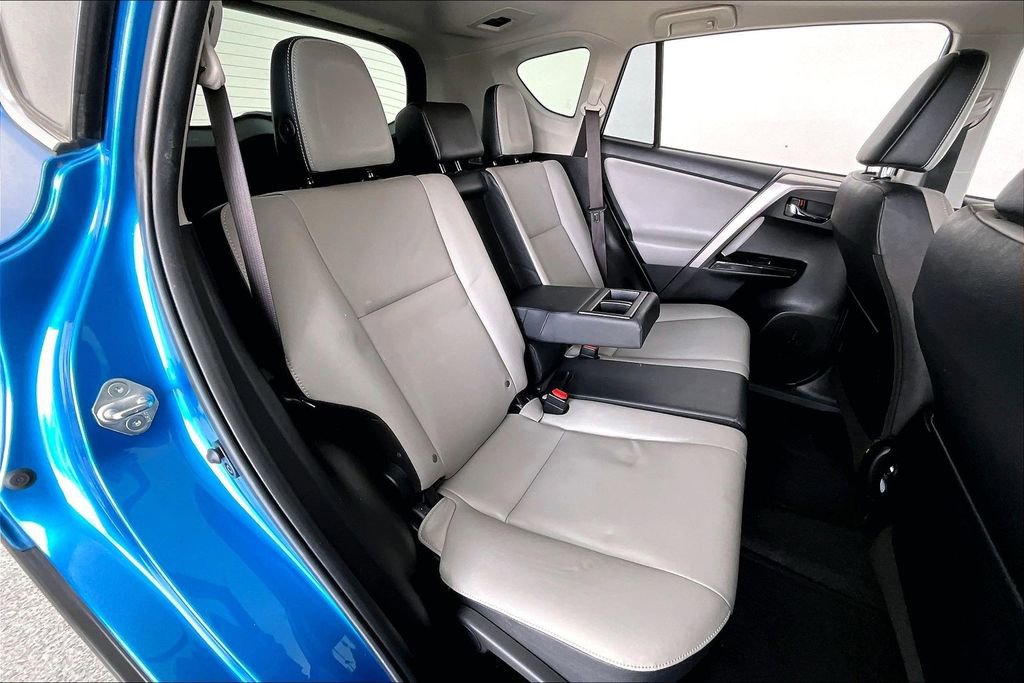Used 2017 Toyota RAV4 Limited image 33