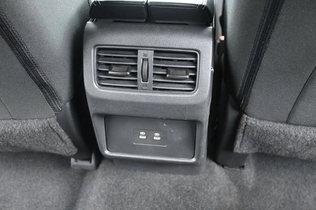 Used 2025 Nissan Rogue SV FWD image 10