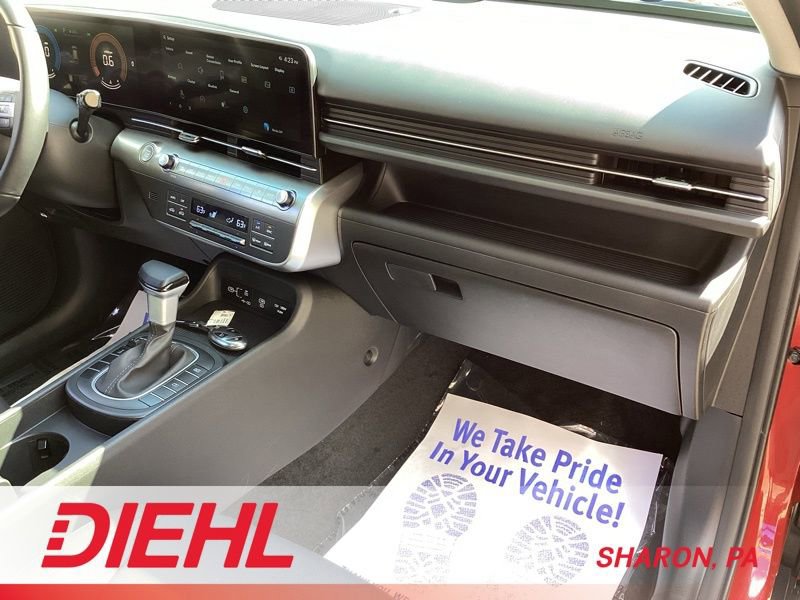 Certified 2025 Hyundai Kona SEL image 18