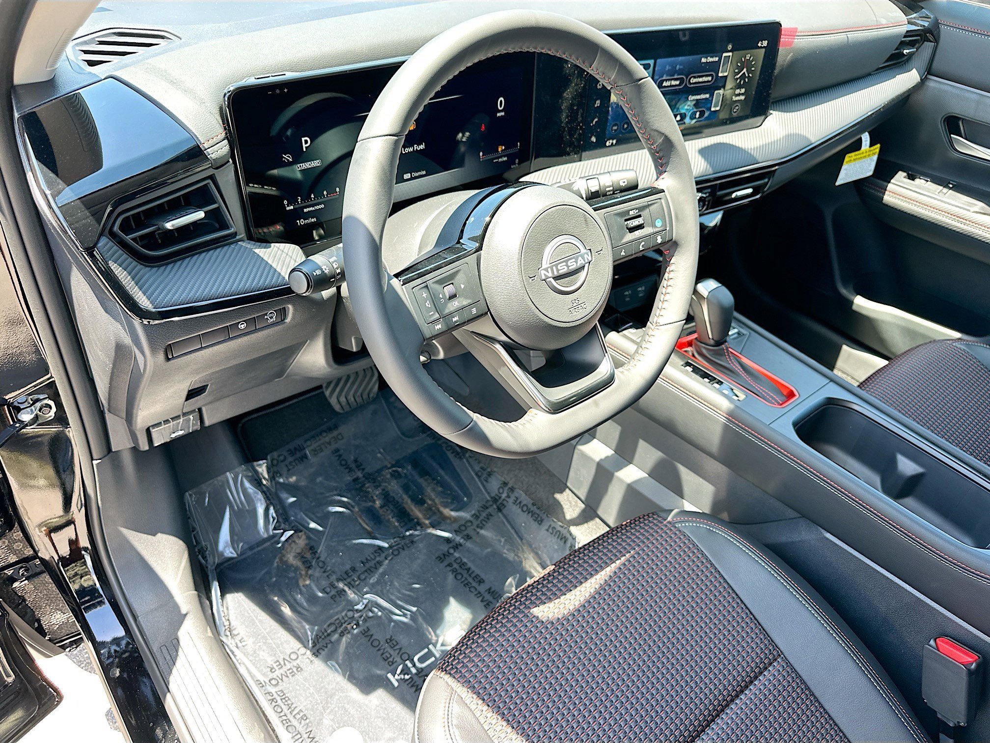 New 2025 Nissan Kicks SR FWD image 6