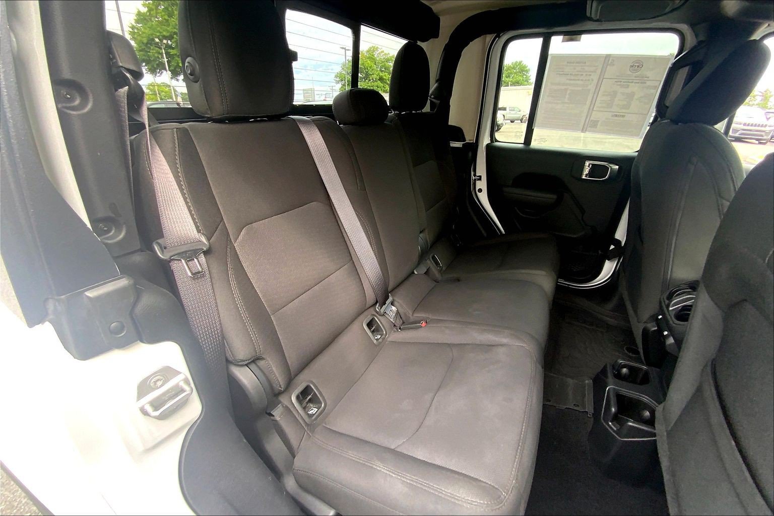 Certified 2023 Jeep Gladiator Overland AWD/4WD image 17
