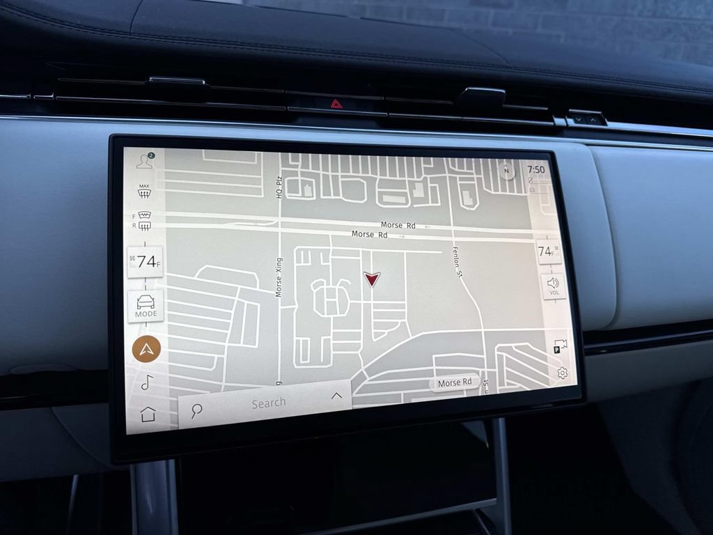 Certified 2025 Land Rover Range Rover SE AWD/4WD image 26