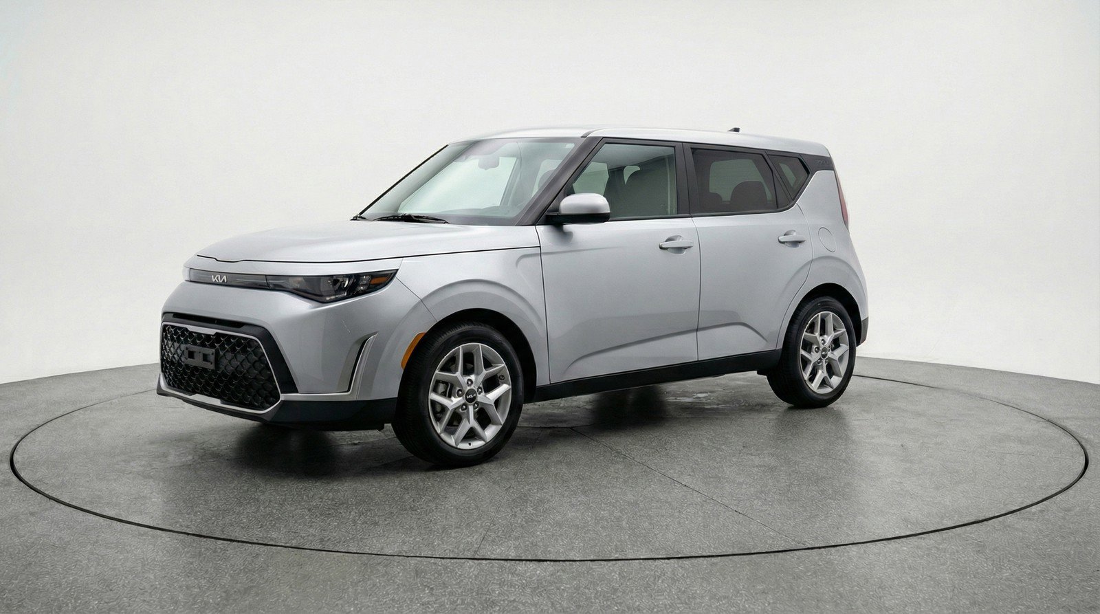 Used 2025 Kia Soul LX w/ LX Technology Package image 3