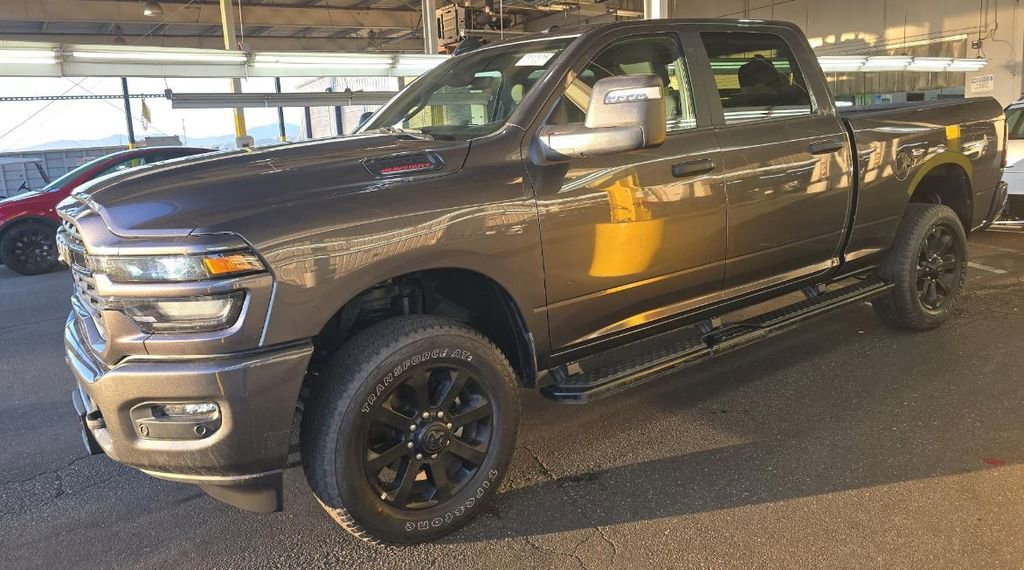 Used 2025 RAM 2500 Big Horn AWD/4WD image 1