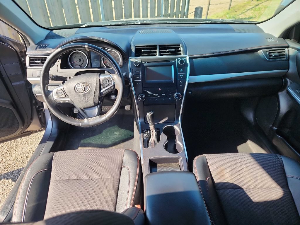 Used 2016 Toyota Camry SE FWD image 7