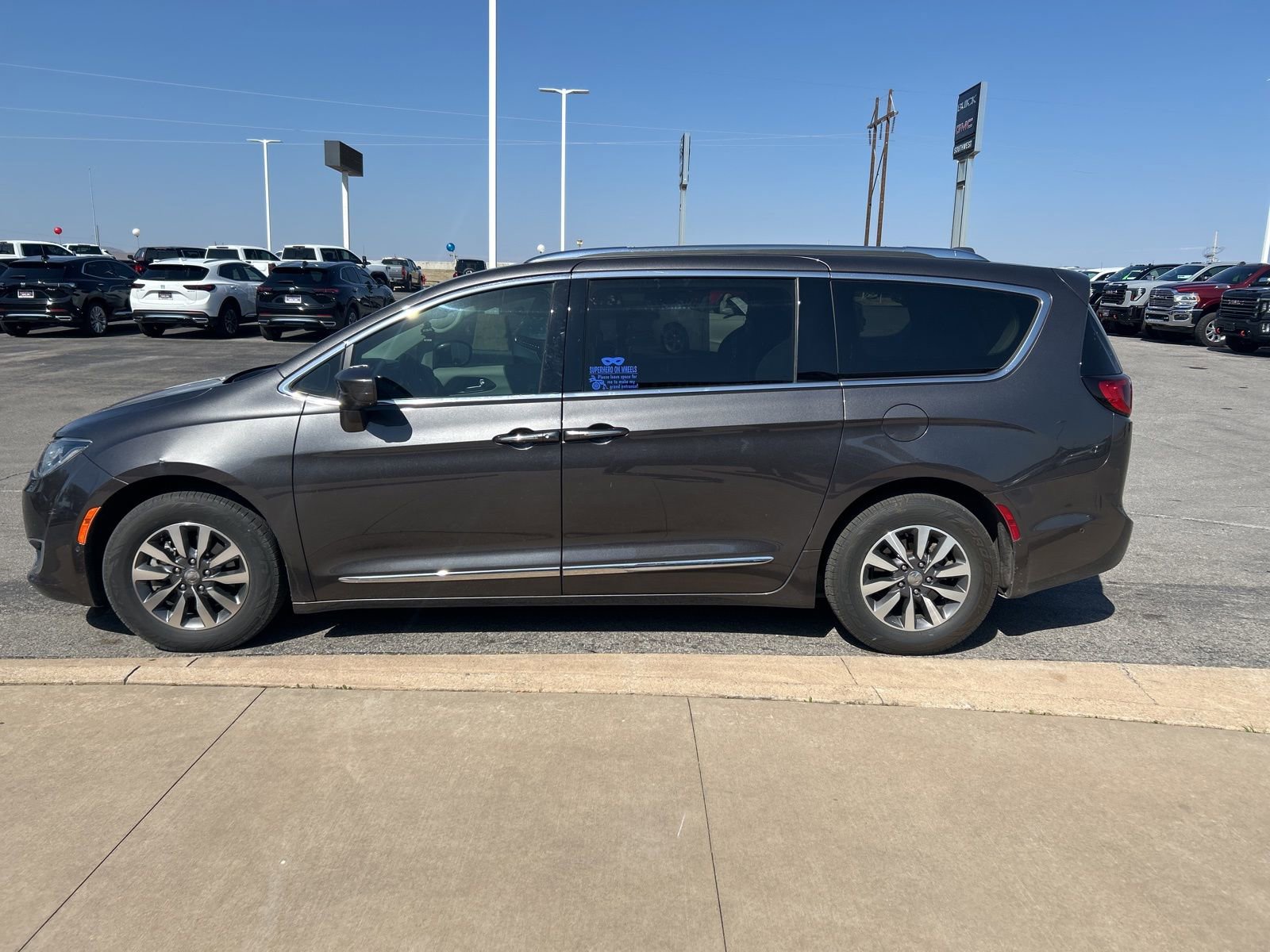 Used 2020 Chrysler Pacifica Touring-L Plus image 8