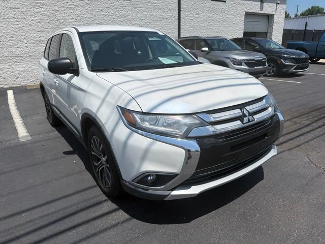 Used 2016 Mitsubishi Outlander ES FWD image 3