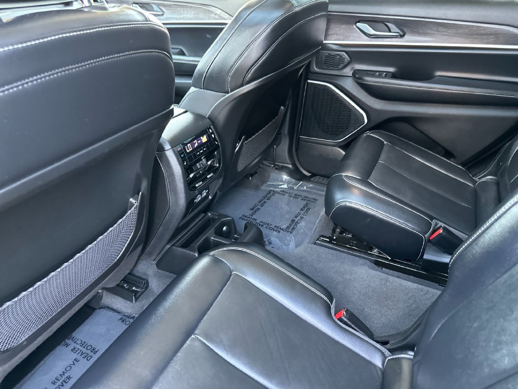 Used 2021 Jeep Grand Cherokee L Limited RWD image 11
