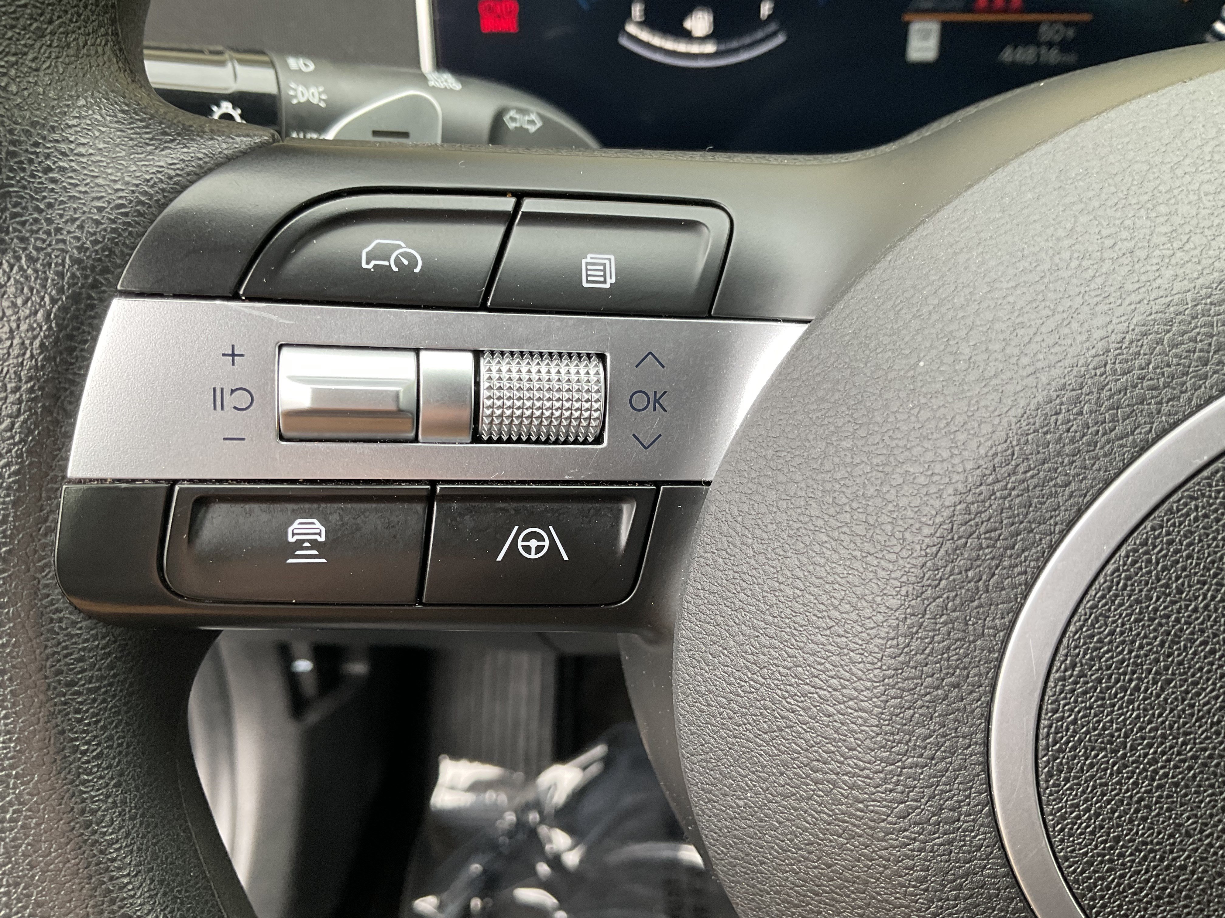 Used 2025 Hyundai Sonata SEL FWD image 29