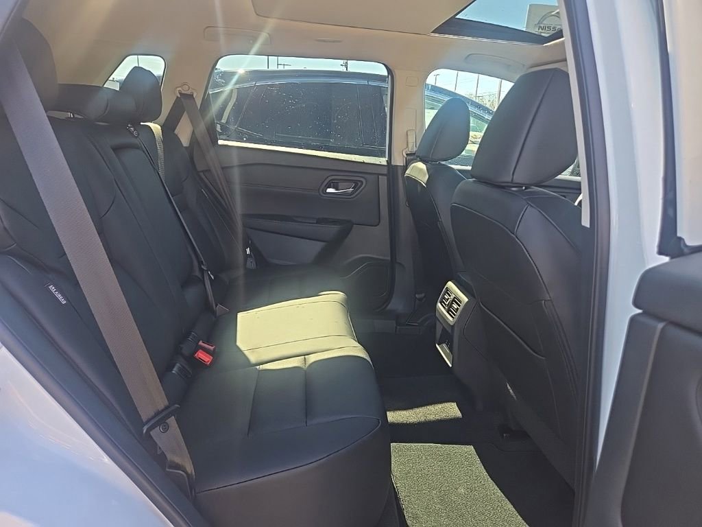 New 2026 Nissan Rogue Dark Armor AWD/4WD image 24